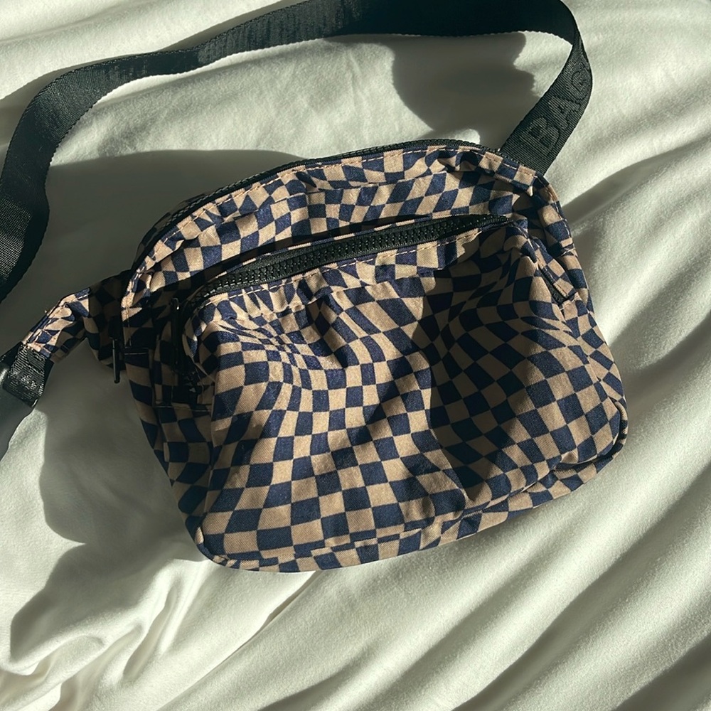 BAGGU crossbody fanny pack